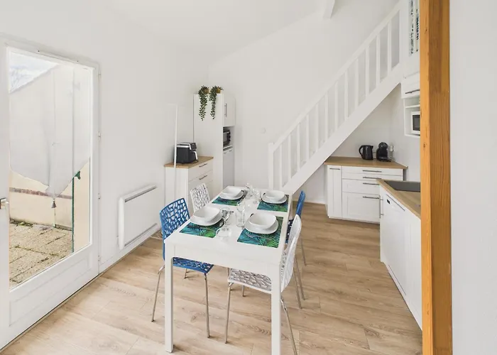 Maison Proche Golf Et Piscine à *